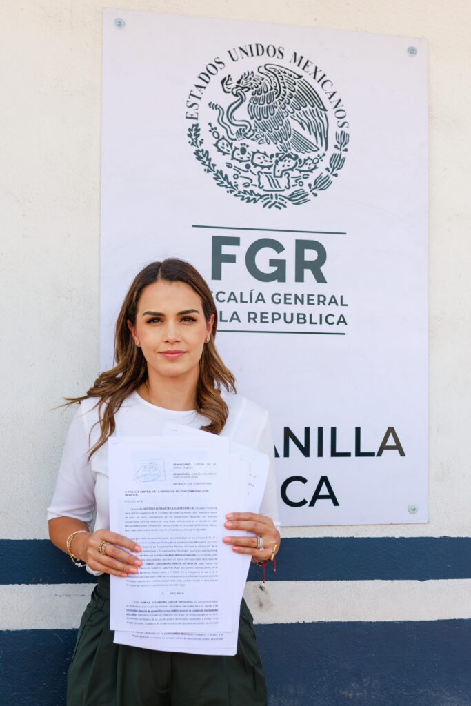 WhatsApp-Image-2025-05-14-at-8.29.55-AM-1-683x1024 Presenta Lorena de la Garza ante FGR 8 denuncias por delitos electorales contra el Gobernador Samuel García